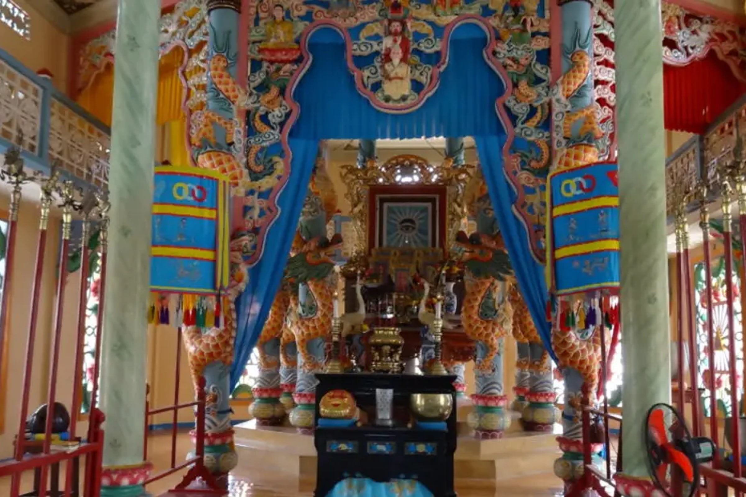 FULL-DAY CAO DAI TEMPLE AND BLACK LADY MOUNTAIN from HO CHI MINH CITY